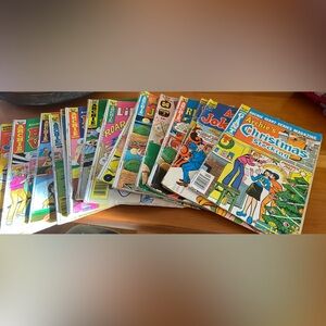 Lot of 15 vintage comic books. From 60s/70s. Mostly Archie.